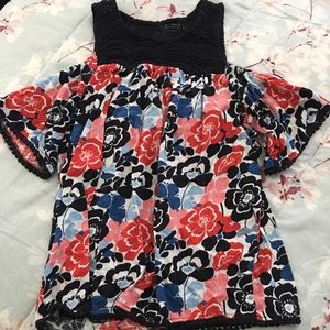Crown & Ivy XS floral offthe shoulder shirt